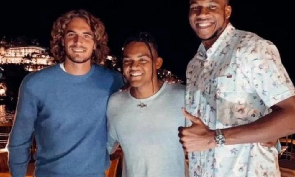 Επικό τρολάρισμα από Τσιτσιπά και Αντετοκούνμπο στον Κύργιο (βίντεο)